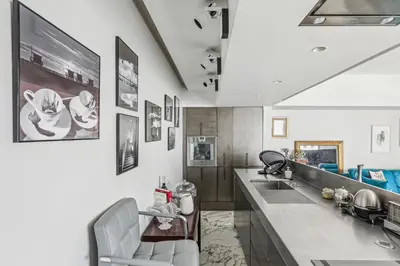 Coin salon dans l'établissement Quai des Célestins 1bdr by B'Your Home