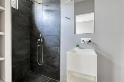 Salle de bains dans l'établissement Wonderful & large flat in the 7th - Eiffel Tower