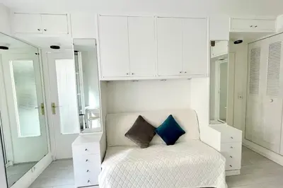 Un ou plusieurs lits dans un hébergement de l'établissement Le LONGCHAMP Paris 16 ème, New and perfectly located apartment