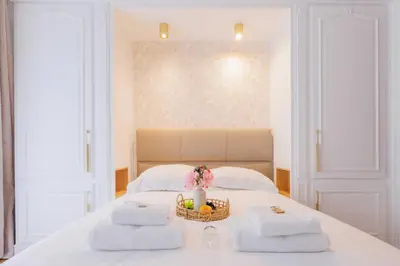 Un ou plusieurs lits dans un hébergement de l'établissement Charming apartment - 2BR-4P - Beaugrenelle