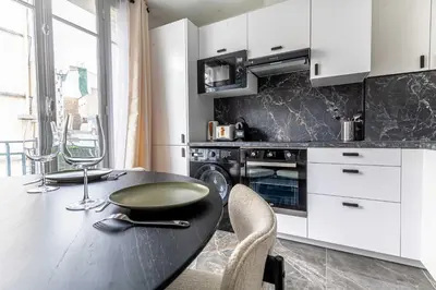Cuisine ou kitchenette dans l'établissement Bright & charming apartment - 1BR-4P - Montmartre
