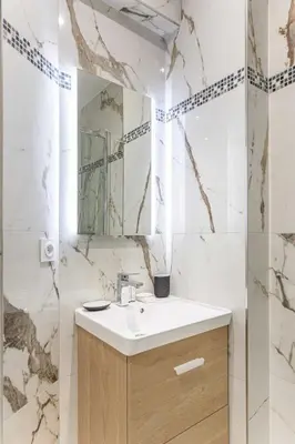 Salle de bains dans l'établissement Bright & charming apartment - 1BR-4P - Montmartre