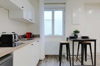 Cuisine ou kitchenette dans l'établissement Magnificent studio - 2P - Levallois-Perret