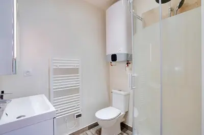 Salle de bains dans l'établissement Magnificent studio - 2P - Levallois-Perret