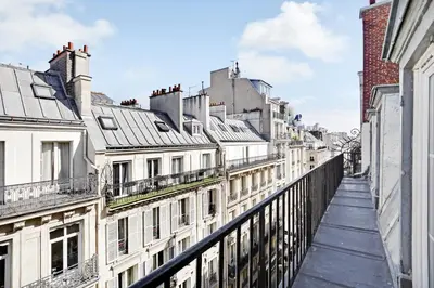 Vue générale sur Paris ou vue de la ville depuis l'appartement