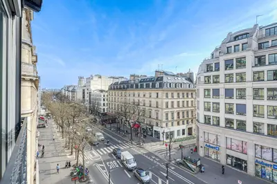Vue générale sur Paris ou vue de la ville depuis l'appartement