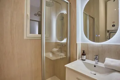 Salle de bains dans l'établissement Studio Arc de Triomphe by Studio prestige