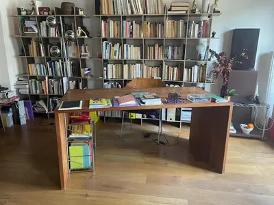 Bibliothèque dans l'appartement