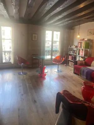Coin salon dans l'établissement Appartement Saint-Paul Le Marais