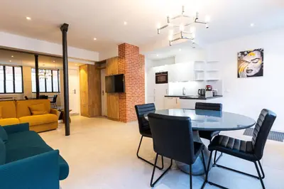 Cuisine ou kitchenette dans l'établissement Loft 1 BR jardin des plantes AC by LCC Agency