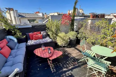Balcon ou terrasse dans l'établissement Rooftop Triplex with Garden at Notre Dame