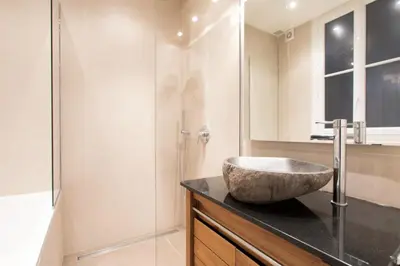 Salle de bains dans l'établissement Villa Eiffel