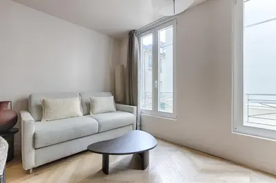 Coin salon dans l'établissement MyKeypers - Luxury & Design Flat 1BR/4P- Bastille