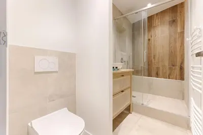 Salle de bains dans l'établissement MyKeypers - Chic & Cozy Flat 4P - République