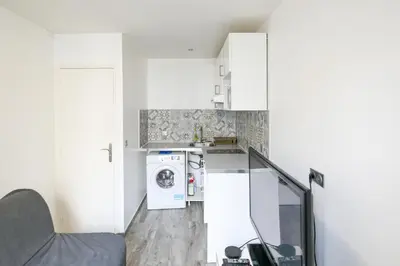 Cuisine ou kitchenette dans l'établissement Au cœur de Montmartre Paris lovers
