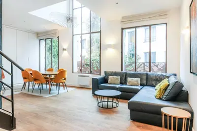 Coin salon dans l'établissement Bastille - Elegant duplex loft -6P