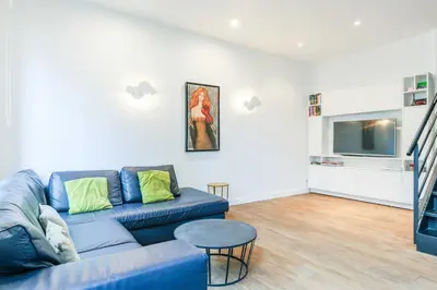 Coin salon dans l'établissement Bastille - Elegant duplex loft -6P