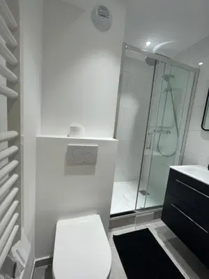 Salle de bains dans l'établissement Appartement au Pied du Metro Mairie de Clichy L13