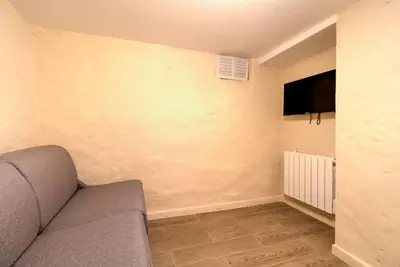 Télévision ou salle de divertissement dans l'établissement Appart 6Pers # Père Lachaise # Voltaire # Paris 11