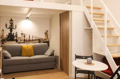 Coin salon dans l'établissement Studio 15m - 3P - Gare de l'Est
