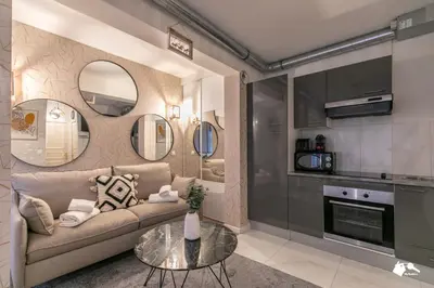 Cuisine ou kitchenette dans l'établissement MBA - Splendide Appartement Proche Montmartre