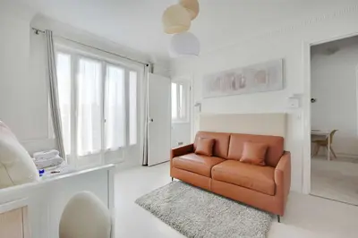 Coin salon dans l'établissement Cosy apartment - 1BR-2P - Near Champs-de-Mars