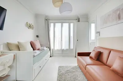 Coin salon dans l'établissement Cosy apartment - 1BR-2P - Near Champs-de-Mars