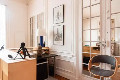 Plan de l'établissement Spacious nest with terrace near Batignolles