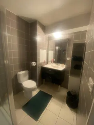 Salle de bains dans l'établissement Chambre privée Sdb kitchenette proche de Paris