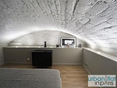 Télévision ou salle de divertissement dans l'établissement Urban Flat 01 - Charming 2 bedroom Flat in Montorgueil
