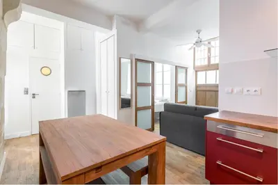 Cuisine ou kitchenette dans l'établissement Suite Du Lion/AC Historic Flat, Marais, 4-5 Guests