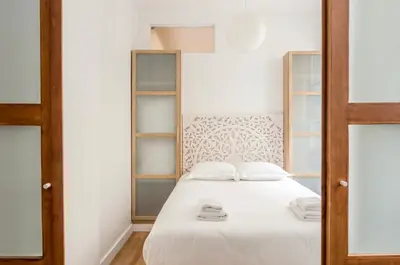 Un ou plusieurs lits dans un hébergement de l'établissement Suite Du Lion/AC Historic Flat, Marais, 4-5 Guests