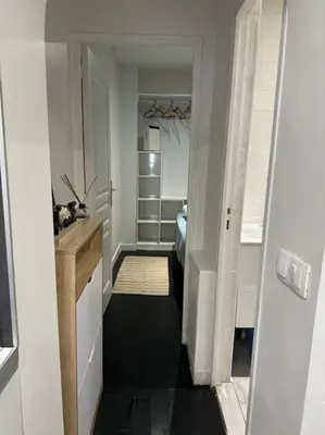 Salle de bains dans l'établissement charmant appartement : la défense/Paris/Arena