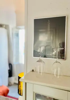 Cuisine ou kitchenette dans l'établissement Studio chic Paris Tour Eiffel Near Eiffel tower 7th floor