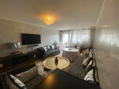 Télévision ou salle de divertissement dans l'établissement Appartement cosy Paris centre Montmartre