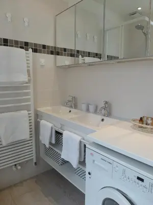 Salle de bains dans l'établissement Chambre d hôte : Louvre Elegant Apt Suite