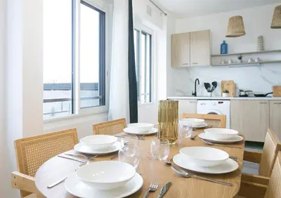 Cuisine ou kitchenette dans l'établissement Majestic & Idyllic Parisian Flat - Champs-Elysées