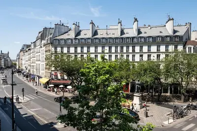 Vue générale sur Paris ou vue de la ville depuis l'appartement