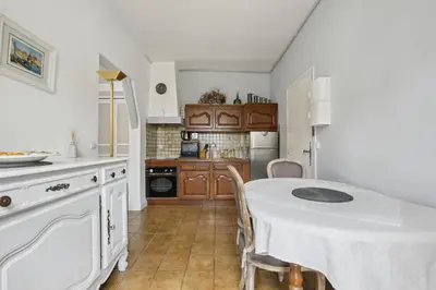Cuisine ou kitchenette dans l'établissement Studio St Dominique - Invalides - B'Your Home