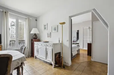 Un ou plusieurs lits dans un hébergement de l'établissement Studio St Dominique - Invalides - B'Your Home
