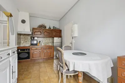 Cuisine ou kitchenette dans l'établissement Studio St Dominique - Invalides - B'Your Home