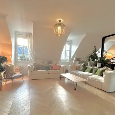 Appartement cosy à Paris 130 m² avec projecteur !