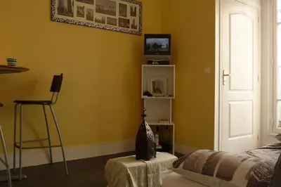 Télévision ou salle de divertissement dans l'établissement 1-bedroom apartment close to La Défense-Paris