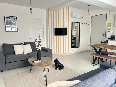 Télévision ou salle de divertissement dans l'établissement Chic in Paris - Oberkampf