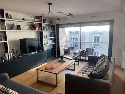 Télévision ou salle de divertissement dans l'établissement Luxury appartment 10 mn from Champs-Elysées