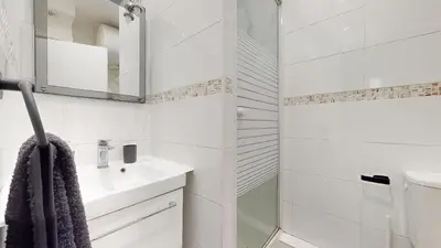 Salle de bains dans l'établissement Le Vert Neuilly - 10mn Paris