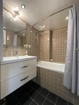Salle de bains dans l'établissement VUE SUR LA SEINE