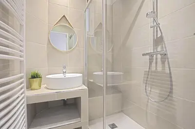 Salle de bains dans l'établissement Luxury in the so chic 16th district