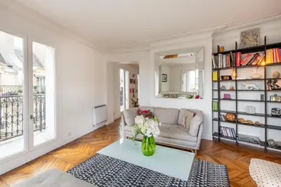 Coin salon dans l'établissement Geranimus Parisian Charm