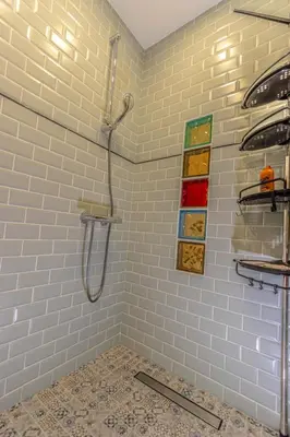 Salle de bains dans l'établissement LEDION PARIS 14